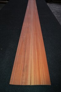 Rozenhout fineer 307 x 11-14 cm | 0.6 mm |0,382 m2 | kwartiers