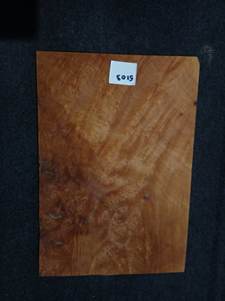 Madrona fineer 44 x 30 - 20 cm | 0.6 mm | 0,1360 m&sup2;