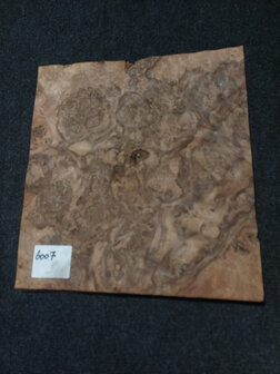 Wortelnoten fineer 32 x 29 - 29 cm | 0.6 mm | 0,1392 m&sup2;
