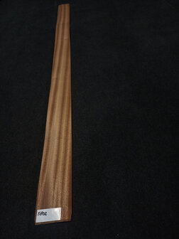 Dibetou fineer 225 x 12 - 10,5 cm | 0.6 mm | 0,3881 m&sup2;