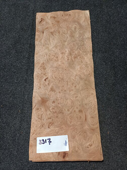 Iepen wortel fineer 43 x 16 - 17 cm | 0.6 mm | 0,1054 m&sup2;