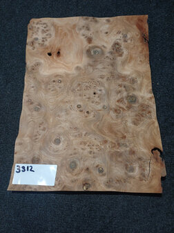 Iepen wortel fineer 34 x 25 - 25 cm | 0.6 mm | 0,1275 m&sup2;