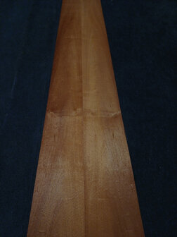 Swietenia Mahonie fineer 246 x 26,5 - 18,5 cm | 0.6 mm | 0,8795 m&sup2;