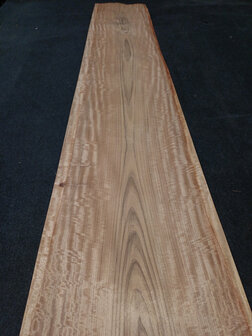 Tropical Oliver fineer 302 x 44 - 55 cm | 0.8 mm | 2,1593 m&sup2;