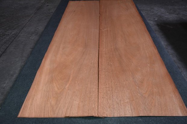 Santos Palissander fineer 173 x 9 - 9 cm | 0.6 mm | 0,2336 m&sup2;