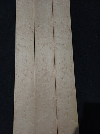 Esdoorn fineer 113 x 10 - 9 cm | 0.6 mm | 0,1074 m&sup2;