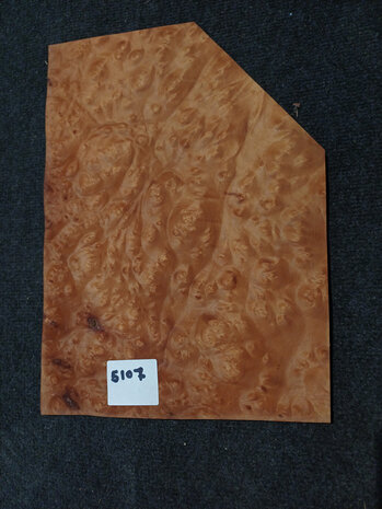 Madrona fineer 38/22 x 26 - 16 cm | 0.6 mm | 0,0802 m&sup2;