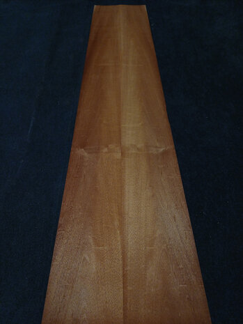 Swietenia Mahonie fineer 244 x 28,5 - 23 cm | 0.6 mm | 0,9760 m&sup2;