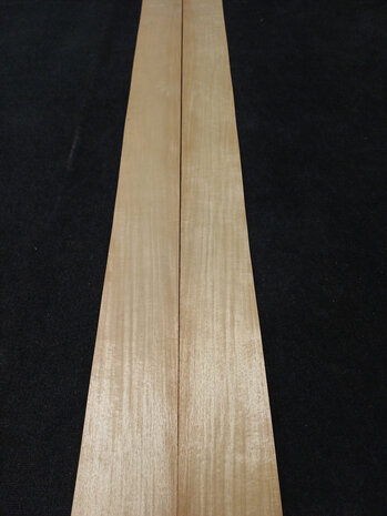 Limba fineer 308 x 16,5 - 21,5 cm | 0.6 mm | 0,8393 m&sup2;